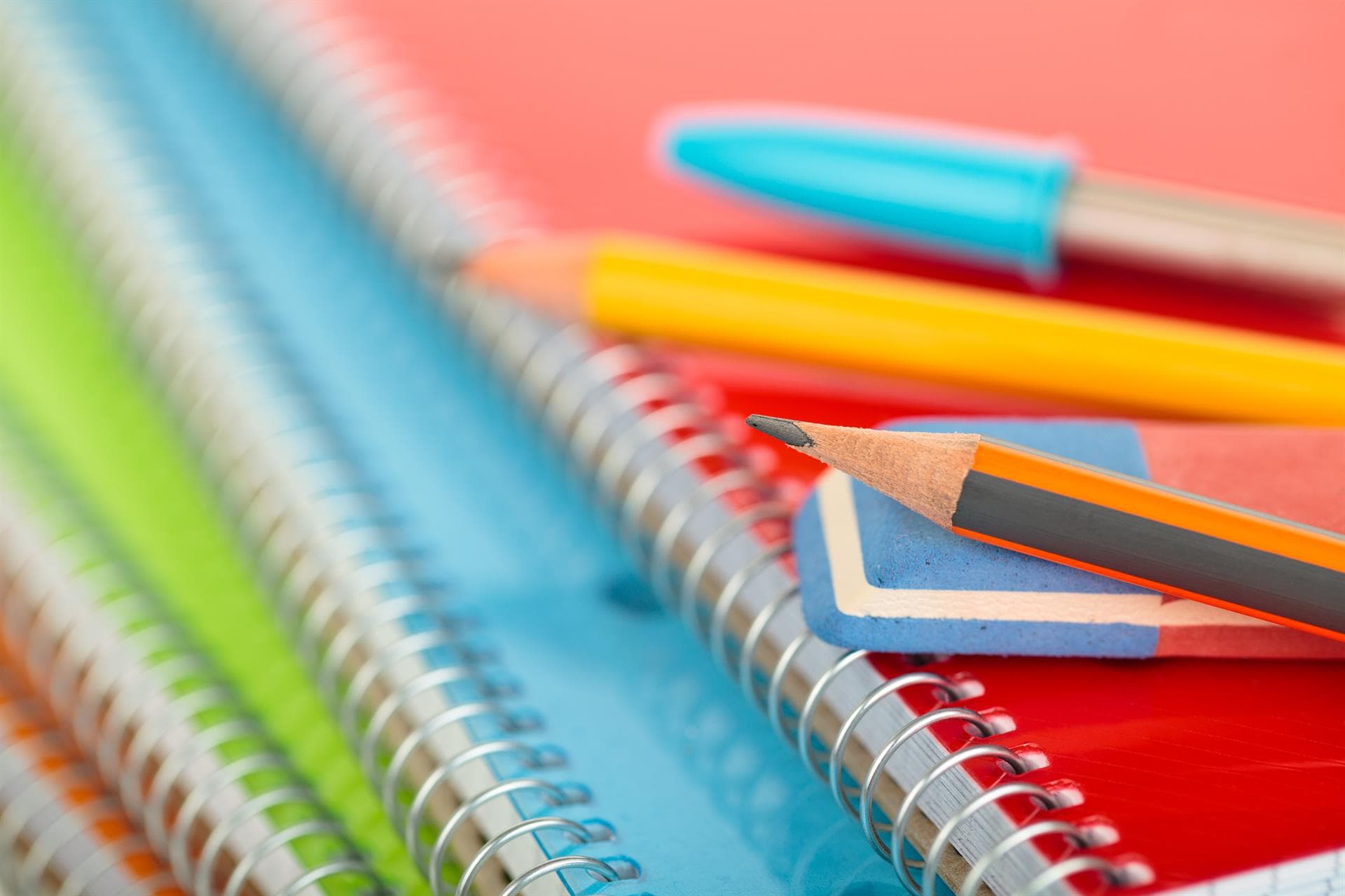 Catálogos de equipamiento para centros escolares en Galicia